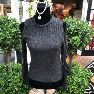 Grey no shoulder no elbow long sleeve sweater